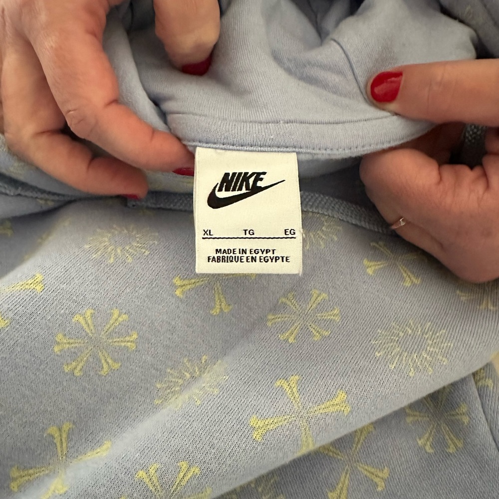 Men’s- Nike Hoodie size XL